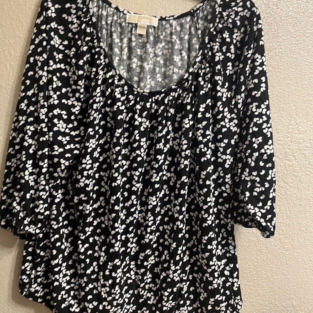 Black with white hearts
